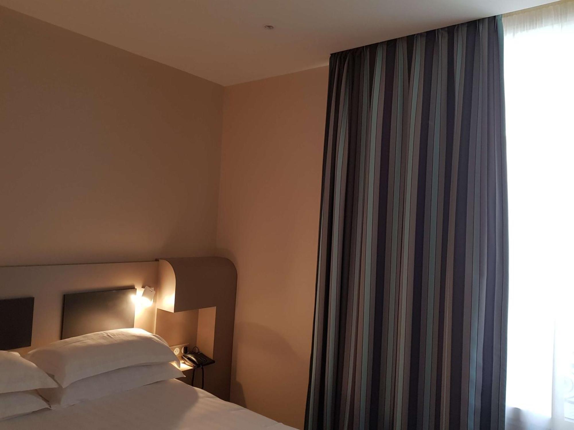 Brit Hotel De Grignan Виши Экстерьер фото