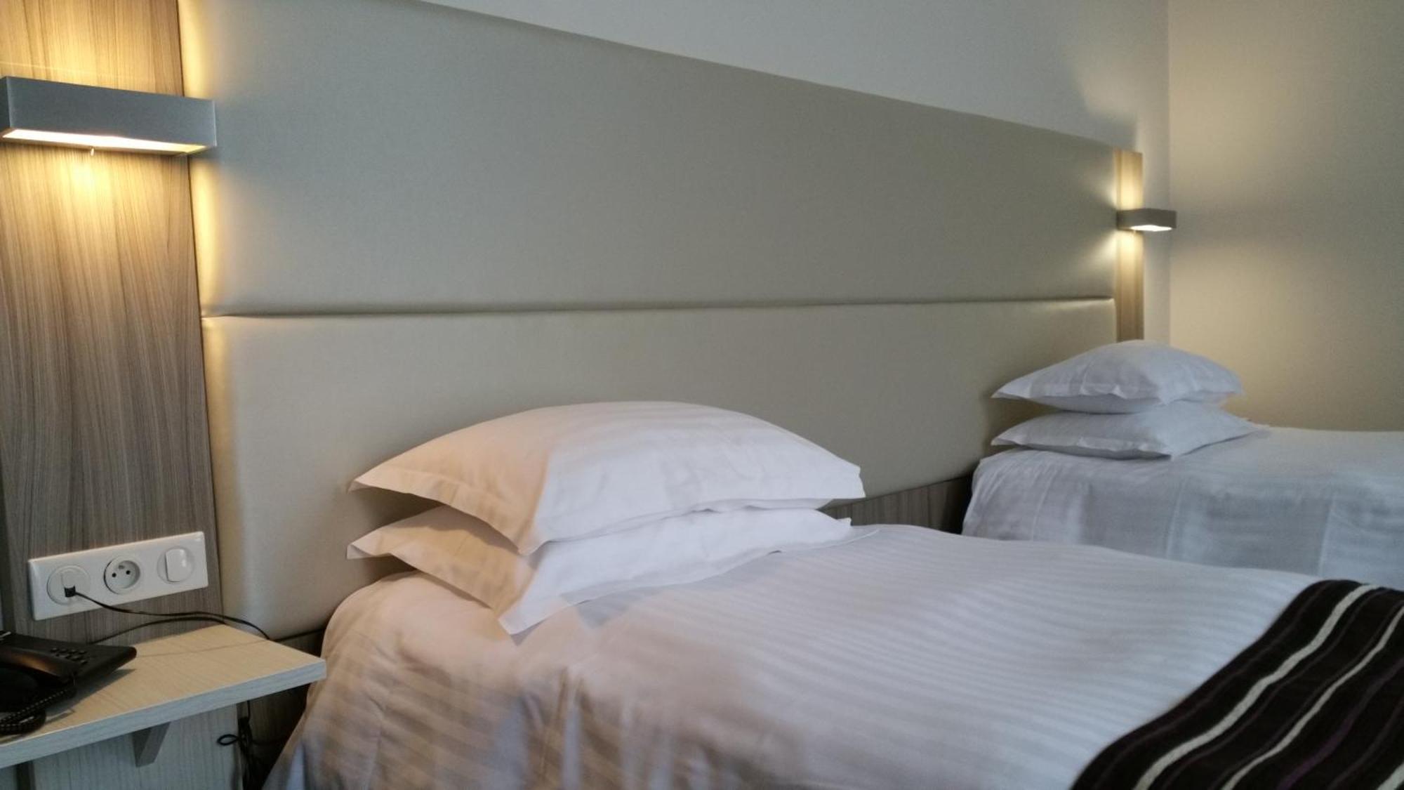 Brit Hotel De Grignan Виши Экстерьер фото