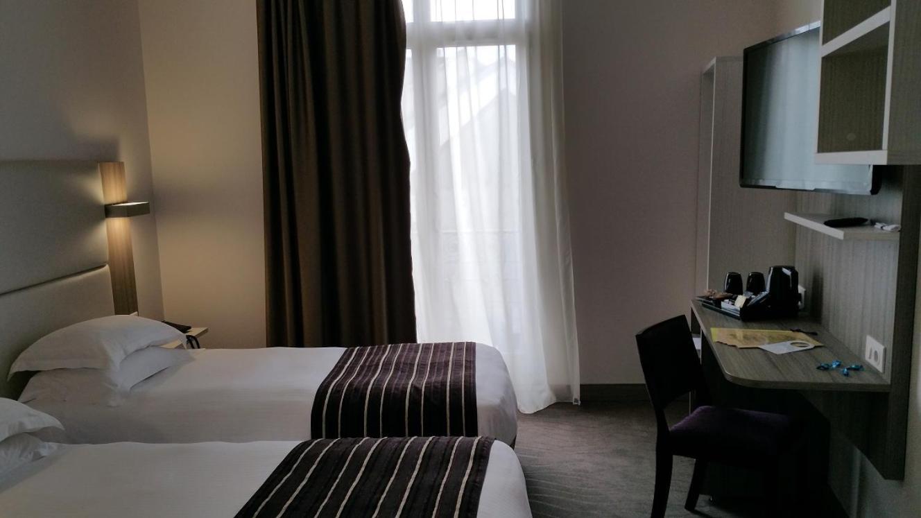 Brit Hotel De Grignan Виши Экстерьер фото