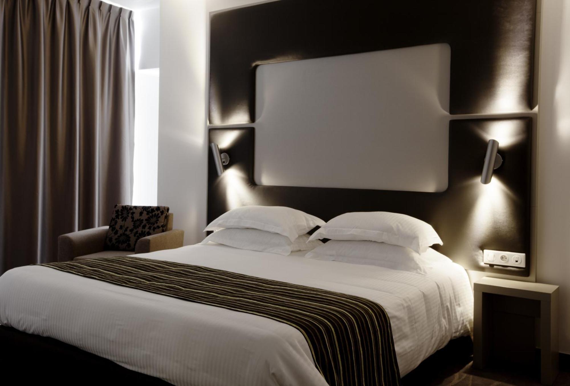 Brit Hotel De Grignan Виши Экстерьер фото