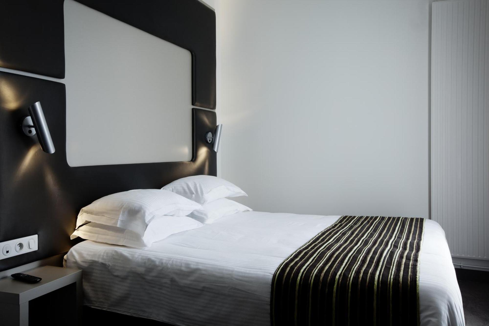 Brit Hotel De Grignan Виши Экстерьер фото