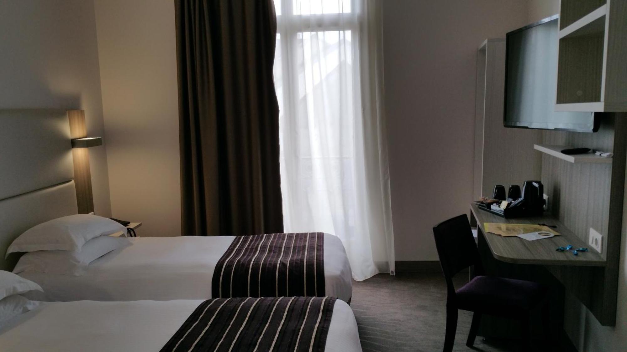Brit Hotel De Grignan Виши Экстерьер фото