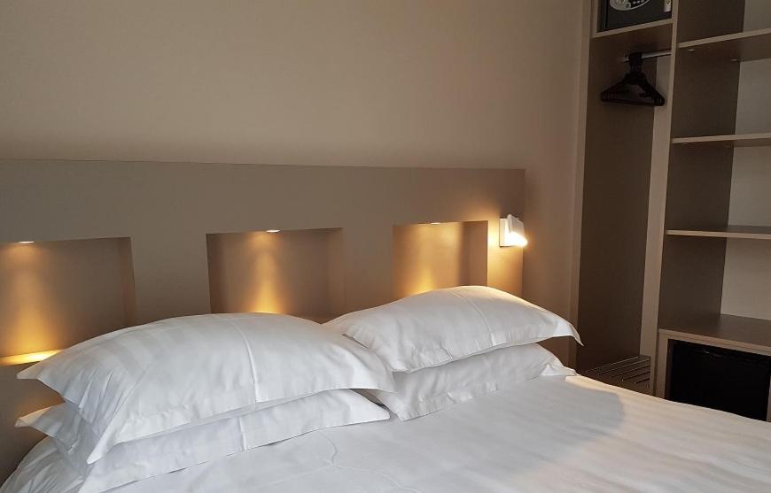 Brit Hotel De Grignan Виши Экстерьер фото