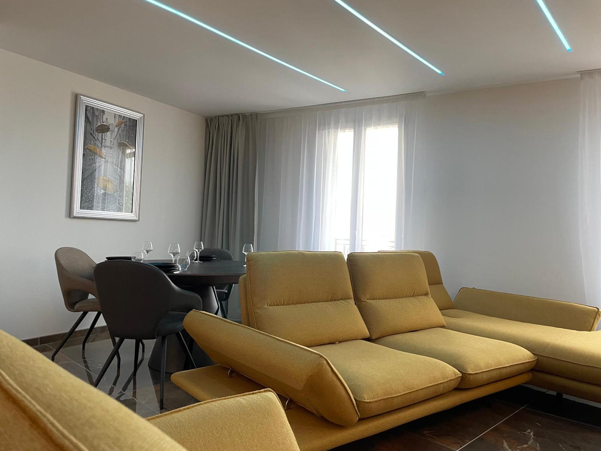 Brit Hotel De Grignan Виши Экстерьер фото