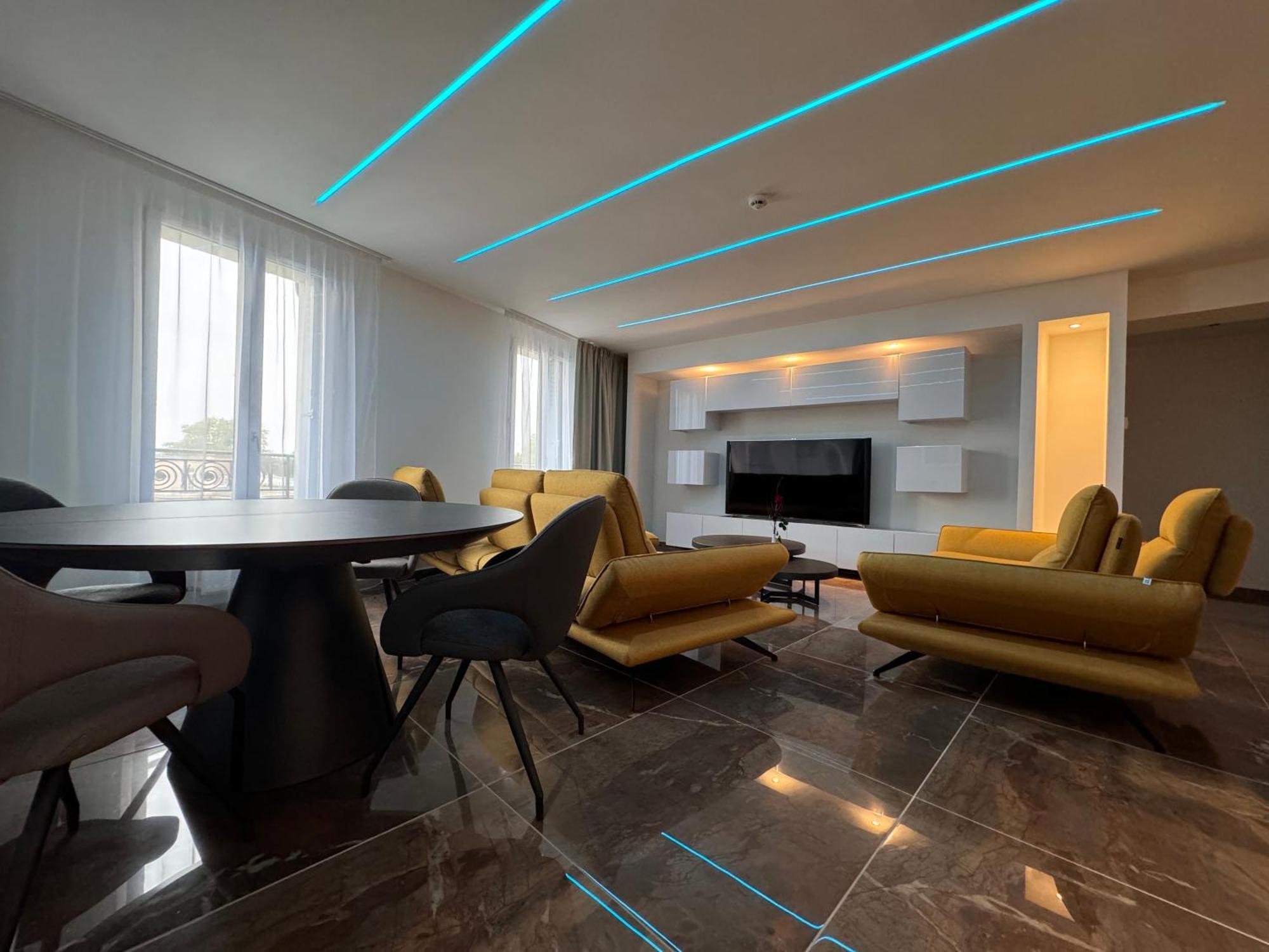 Brit Hotel De Grignan Виши Экстерьер фото